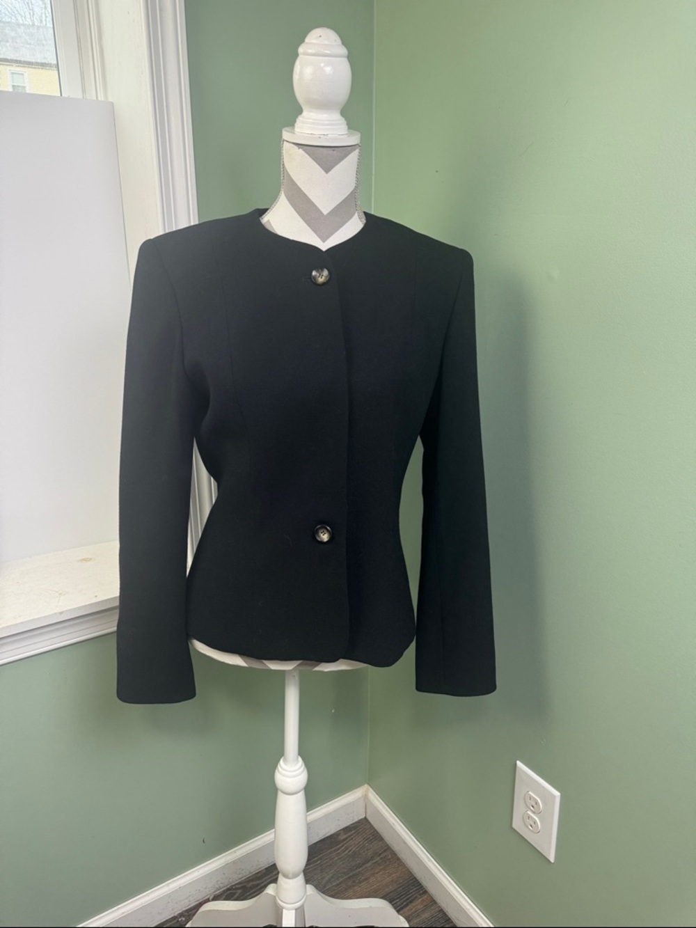 Jones New York Black wool Collarless Blazer 8